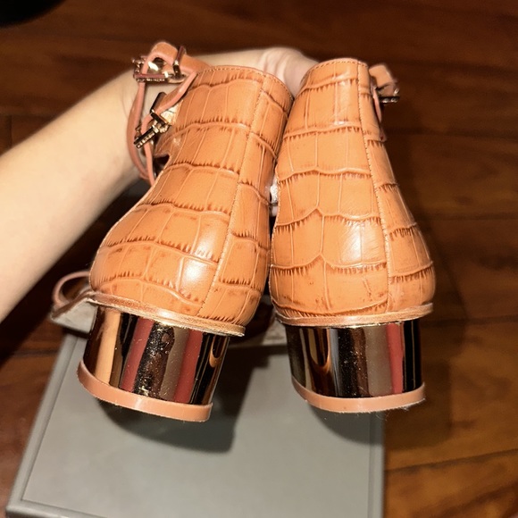 BCBGMAXAZRIA MA-Cross Gladiator Heeled Sandals - Picture 5 of 7